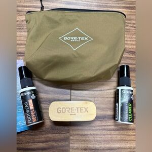 Gore-tex zipper pouch with footwear care kit, including brush, new